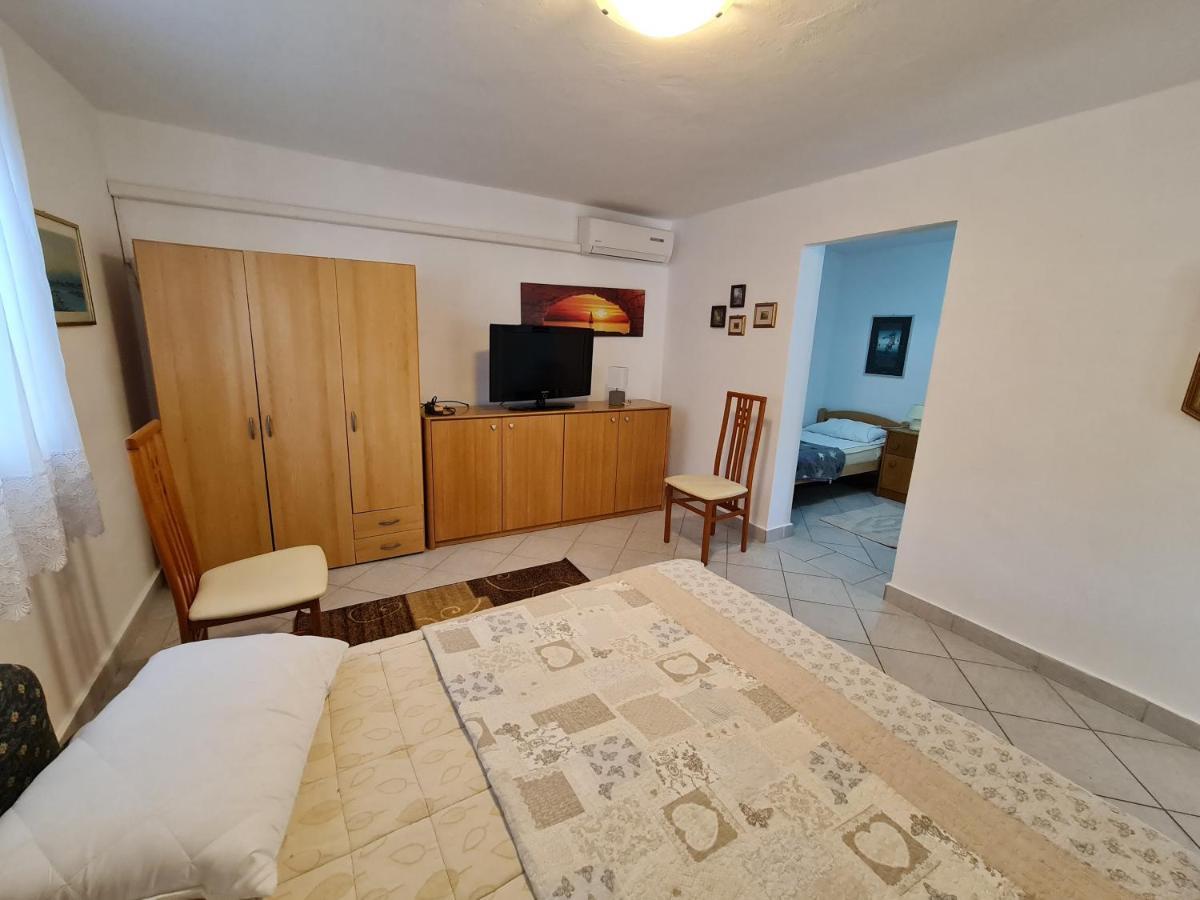 Ferienwohnung Apartma Pina Izola Exterior foto