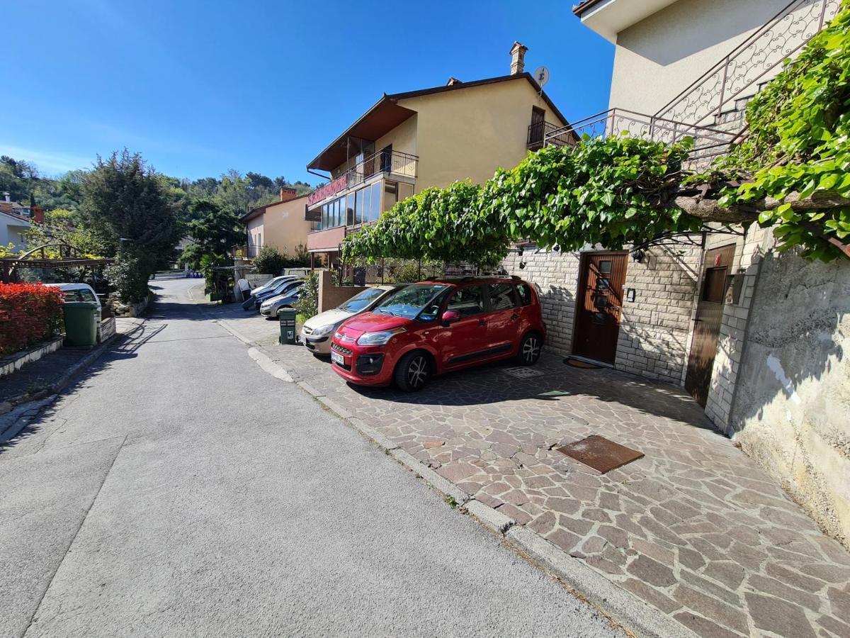 Ferienwohnung Apartma Pina Izola Exterior foto