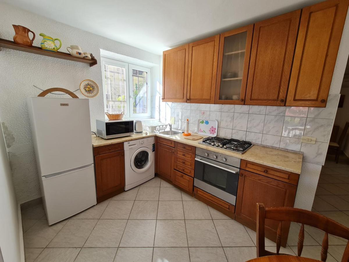Ferienwohnung Apartma Pina Izola Exterior foto