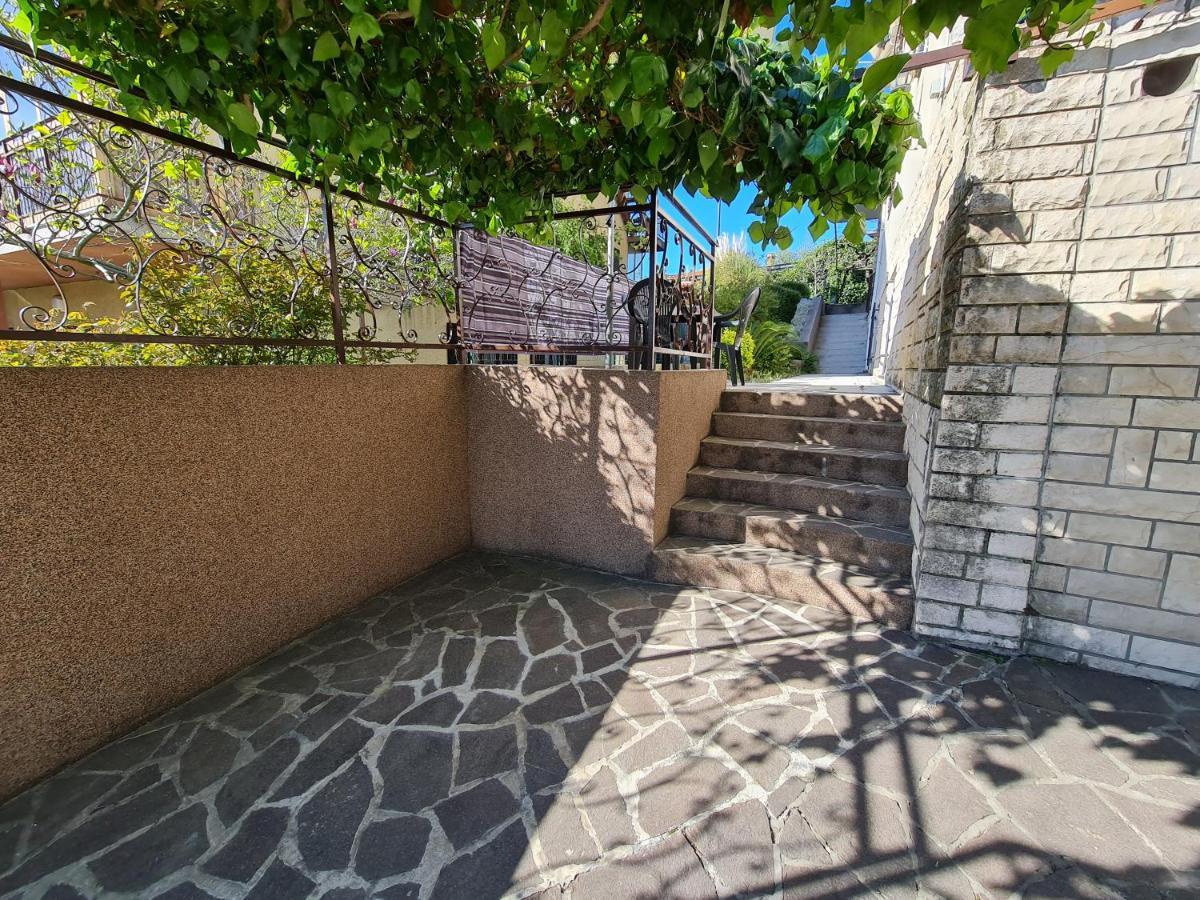 Ferienwohnung Apartma Pina Izola Exterior foto