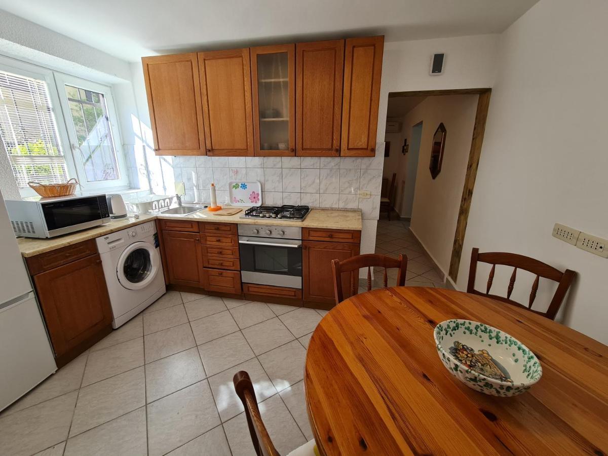Ferienwohnung Apartma Pina Izola Exterior foto