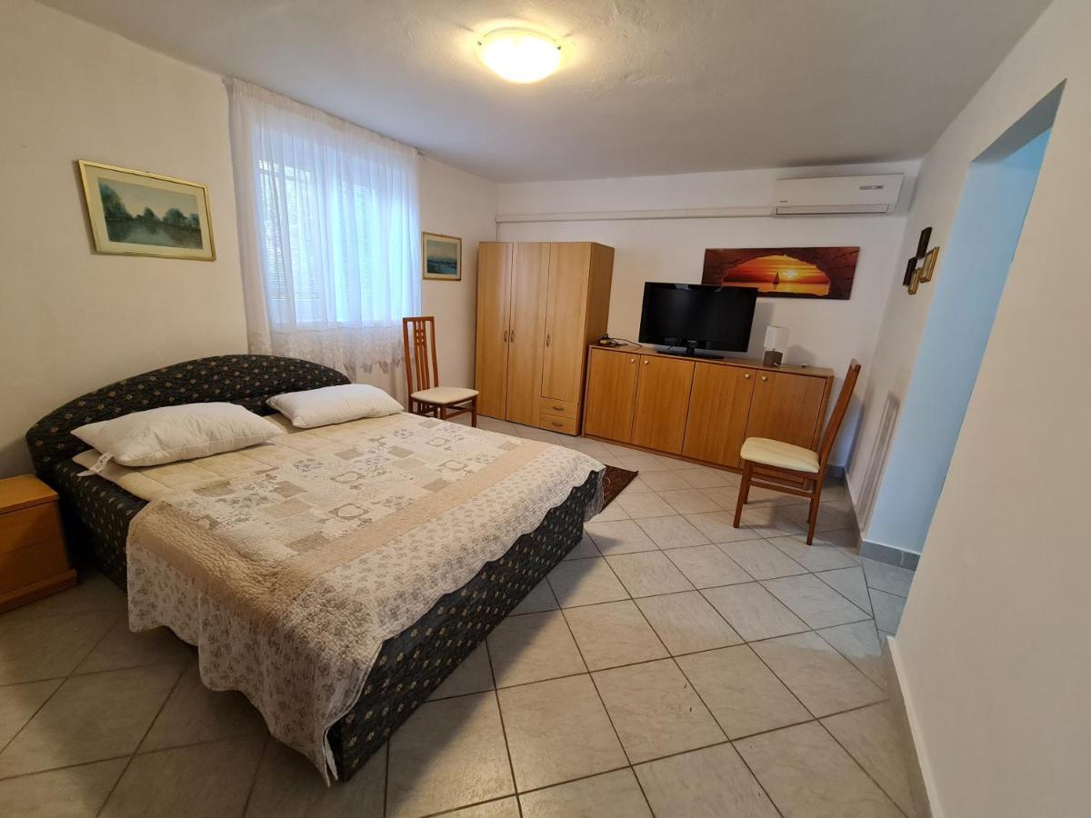 Ferienwohnung Apartma Pina Izola Exterior foto