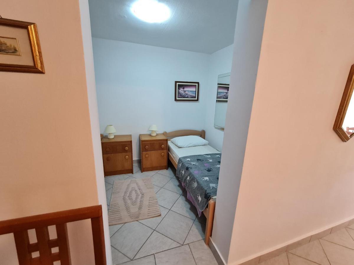 Ferienwohnung Apartma Pina Izola Exterior foto